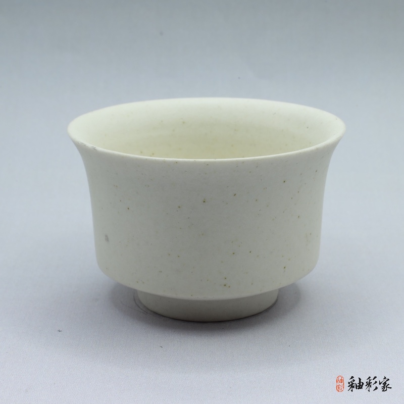 點雪紛紛-斑點雪白